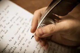 发现男人不爱自己之后，聪明的女人会这么做图片