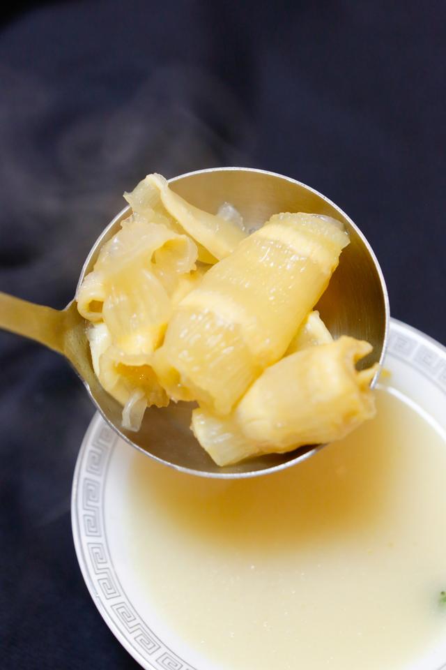 猪肚鸡可以放花胶吗 2026年猪肚鸡可以放花胶吗百度百科