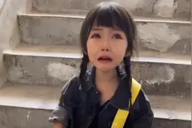 蓝妮妮：患罕见基因病，有逆天颜值无自理能力，被誉“无声天使”图片