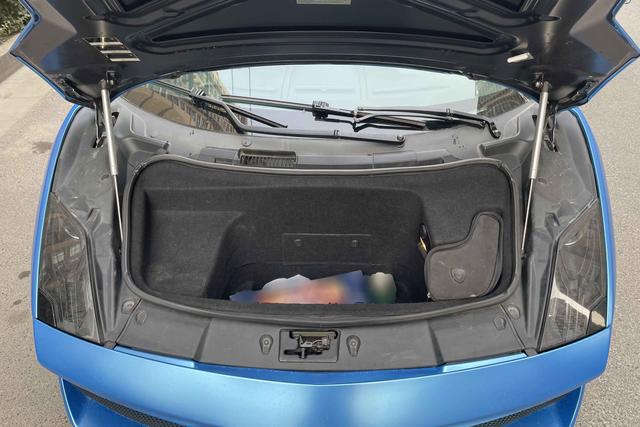 报价100W的兰博基尼盖拉多俩人排队购买？客户：先来后到