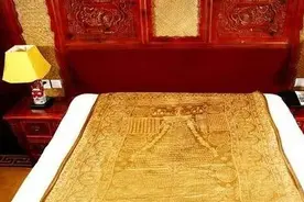 陀罗尼经被，一件拍出天价的乾隆裹尸布，范冰冰都想当众试披图片