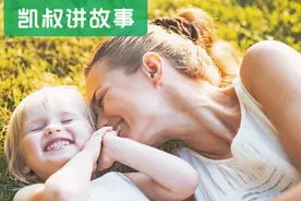 为什么宝宝爱打妈妈脸，背后藏着你不知道的婴幼儿心理学图片