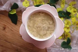 80岁老两口，做“冲鸡蛋花”火了，不用水不加盐，连喝3天都不腻图片