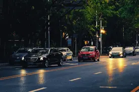 深圳人的工资都过万了？图片