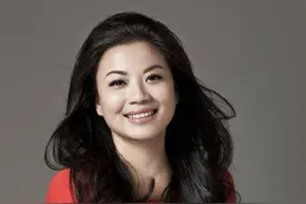 她是春晚的“钉子户”，喊李谷一干妈，突然淡出公众视线为的是自己的父亲图片