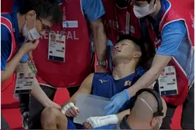 “挨三顿揍就能拿金牌”，日本拳手坐着轮椅晋级四强，网友怒了图片