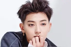 黄子韬爸爸病逝仅52岁，病因疑是胰腺癌，为儿开公司留百亿资产图片