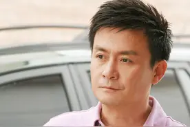 著名演员邢岷山：曾打抱不平被毁容，带着平凡妻子拍戏图片