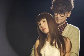 “情歌教父”周传雄的隐秘情史，和他身后已知的5个女人图片