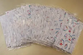 郑州防护口罩日产能超3000万片！生产厂家：机器24小时连轴转，口罩需求完全供应得上图片