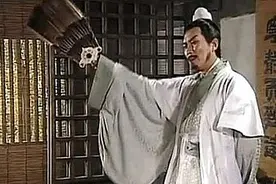 刘备一生最大的错误，三顾茅庐得到诸葛亮，却错过了更有贤能的人图片