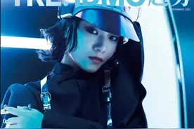 组图：“英子”李庚希浓妆风未来感写真大片图片