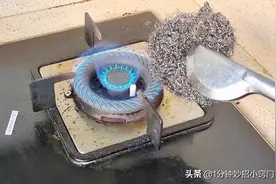 钢丝球放在火上烤一烤，好多人还不明白有啥用，太厉害了图片