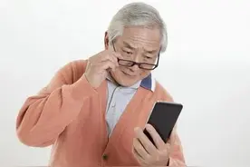 老年人使用智能手机必须学会的5个功能，操作简单，一看就会图片