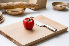 菜板有木的竹的、塑料的，哪种好？挑选需谨慎，小心“病从口入”图片