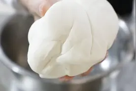 鹏厨分享：饺子和面技巧，这样和面饺子皮口感筋道，不破皮