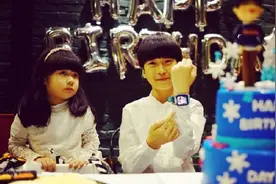 张亮晒天天11岁生日，如同复制粘贴的妹妹很抢镜，爸爸很偏心啊