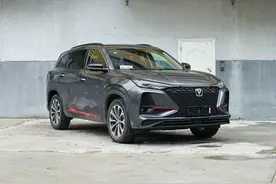 1年卖出近30万辆！10万起的长安CS75 PLUS如何？图片