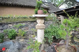 男子用河滩石头建城堡，开工一年准备十载，找媳妇反而不上心图片