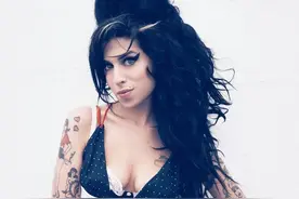 一只夜莺不再唱歌：艾米·怀恩豪斯图片