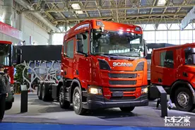 16升V8动力，国内最大马力消防车，斯堪尼亚R650能装10个人图片