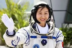 宇航员上太空一次，国家奖励多少钱？说出来怕是吓一跳图片