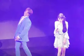 IU李知恩和GD权志龙合唱的palette，都不知道单曲循环了多少遍了视频封面