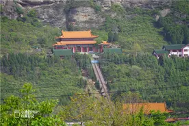 说来可惜，陕西秦岭深处香火鼎盛的千年古寺，如今竟已破落衰败图片