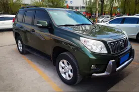 朋友入手二手丰田普拉多，10年行驶20万公里，这价格值吗图片