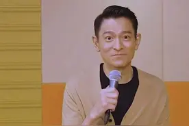 60岁刘德华近照曝光，体重锐减骨瘦如柴，不老男神昔日风采已不再图片