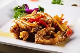 美食严选：外婆菜烧凤爪，扒虾蒸蛋，可乐豉椒排骨的做法图片