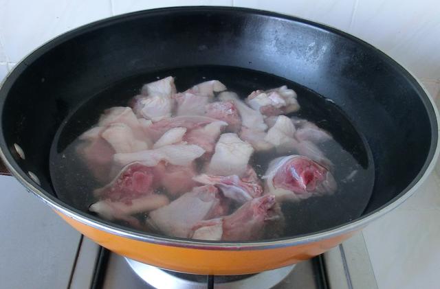 花胶用开水泡得发吗 2026年花胶用开水泡还是冷水泡