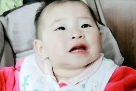 关于宝宝长牙你还有多少误区？护理不当孩子遭罪，家长别不以为意图片