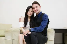 七夕离婚！31岁马丁官宣8年婚姻结束，当初婚礼无钻戒只花千元图片