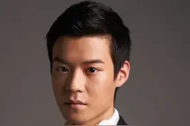 「火车说琴」青年小提琴演奏家蒋益梁图片