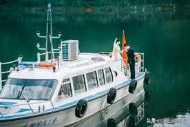 婚纱照就要边走边拍 才能发现最美的风景图片