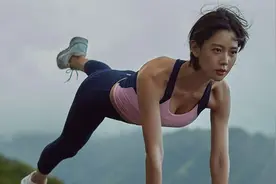 吊打刘德华、沈腾！这位前凸后翘的韩国女神究竟什么来头？图片