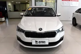 5.6L/100km综合油耗，大众系合资车的低价选择，实拍斯柯达昕锐图片