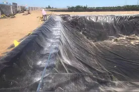 鱼塘里铺土工膜做防渗到底好不好？就近期网友的问题做简单解答图片