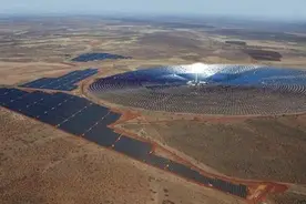 南非将兴建100MW的太阳能聚光塔发电站图片
