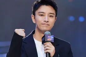 一夜带货2.4亿，赚2000万！离开李小璐的贾乃亮走向人生巅峰图片