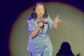 歌手黄绮珊近况曝光，身材发福商演险些翻车，再唱成名曲力不从心图片