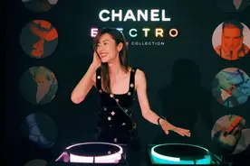 蹦迪吗？陈伟霆、刘雯打碟的那种图片