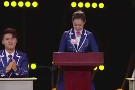 周小斌风趣解读神曲忐忑，惹现场笑得前俯后仰！真是人才！