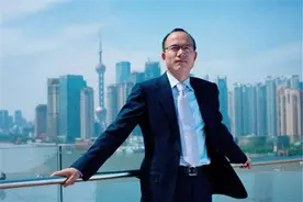 4万到400亿，复旦老师6年逆袭成上海首富，娶著名女主持为妻图片