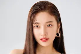 朴秀荣ins更新，很淑女的joy图片