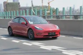 算了一笔养车账：同为豪华品牌，Model 3比宝马3系便宜这么多！图片