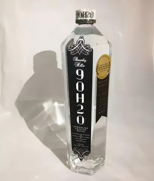 世界最贵矿泉水，最高一瓶68万，一口喝掉一个肾？