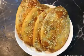 8块钱的锅盔不用排队买，教你在家做，焦香酥脆，咬一口就掉渣图片