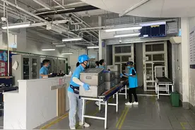 外卖小哥，口罩“升级”了吗？图片